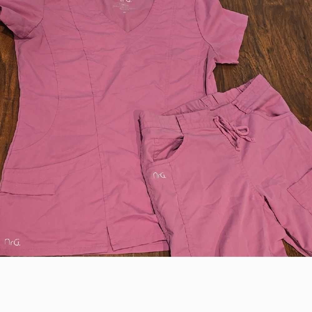 XS Pink NrG Barco Scrub Set